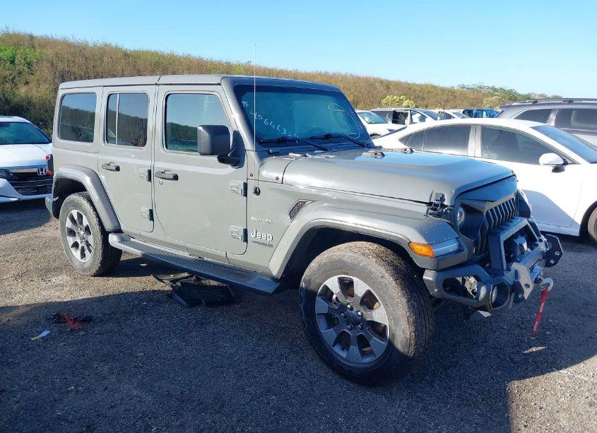 2019 Jeep Wrangler UNLIMITED SAHARA 4X4 (VIN 1C4HJXEN2KW615789) main photo