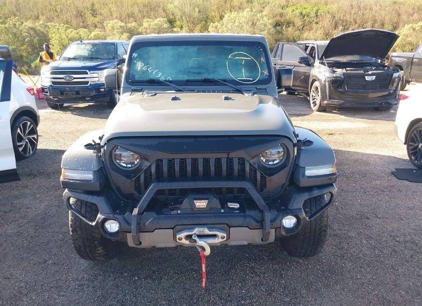 Photo 11 of 2019 Jeep Wrangler UNLIMITED SAHARA 4X4 (VIN 1C4HJXEN2KW615789)