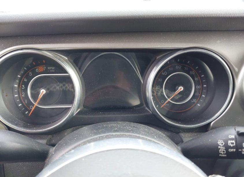 Photo 14 of 2019 Jeep Wrangler UNLIMITED SAHARA 4X4 (VIN 1C4HJXEN2KW615789)