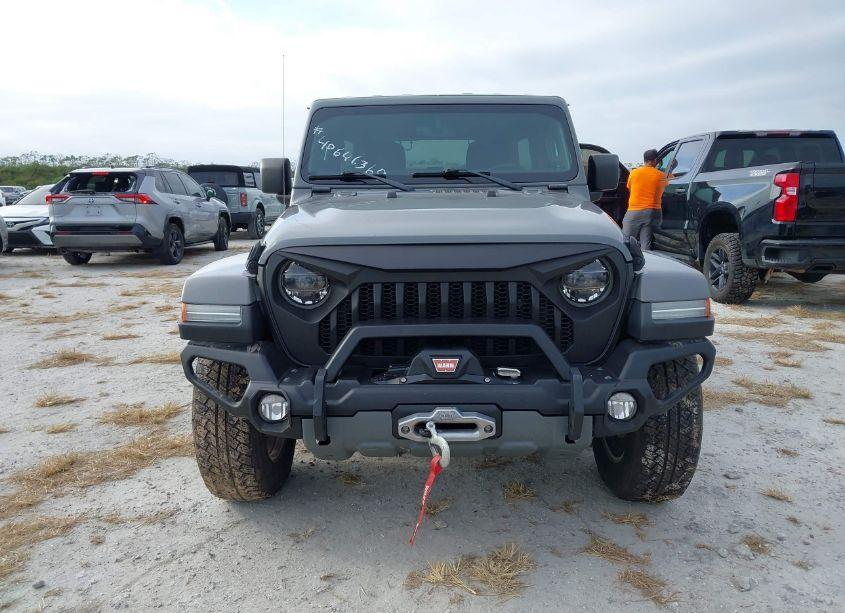 Photo 6 of 2019 Jeep Wrangler UNLIMITED SAHARA 4X4 (VIN 1C4HJXEN2KW615789)