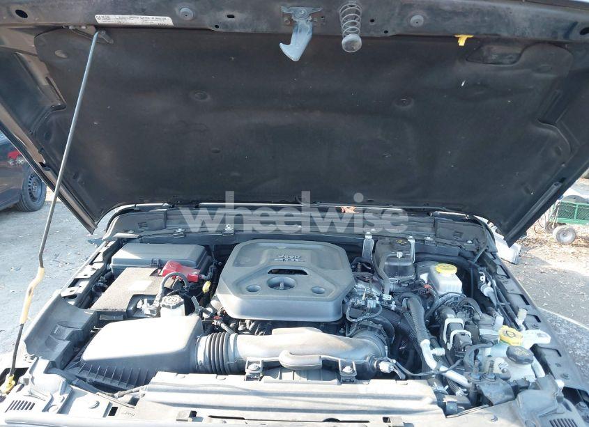 Photo 10 of 2020 Jeep Wrangler UNLIMITED SAHARA 4X4 (VIN 1C4HJXEN2LW221842)