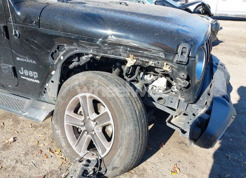 Photo 6 of 2020 Jeep Wrangler UNLIMITED SAHARA 4X4 (VIN 1C4HJXEN2LW221842)