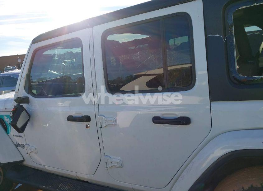 Photo 14 of 2020 Jeep Wrangler UNLIMITED SAHARA 4X4 (VIN 1C4HJXEN2LW267929)