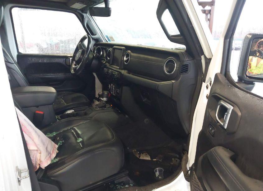 Photo 5 of 2021 Jeep Wrangler UNLIMITED SAHARA 4X4 (VIN 1C4HJXEN2MW704359)