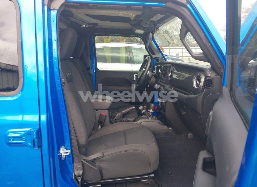 Photo 5 of 2021 Jeep Wrangler UNLIMITED SAHARA 4X4 (VIN 1C4HJXEN2MW783709)