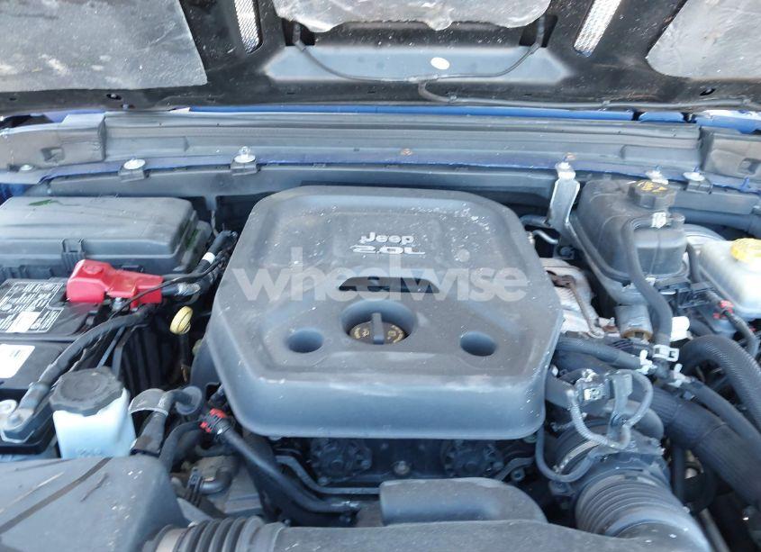 Photo 10 of 2018 Jeep Wrangler UNLIMITED SAHARA (VIN 1C4HJXEN3JW230594)