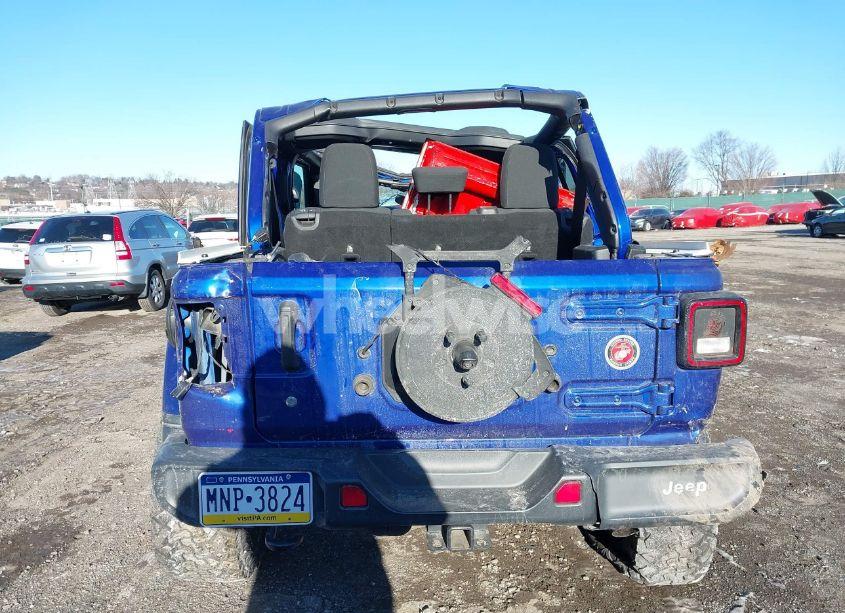 Photo 15 of 2018 Jeep Wrangler UNLIMITED SAHARA (VIN 1C4HJXEN3JW230594)