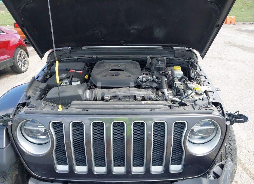 Photo 10 of 2019 Jeep Wrangler UNLIMITED SAHARA ALTITUDE 4X4 (VIN 1C4HJXEN3KW622167)