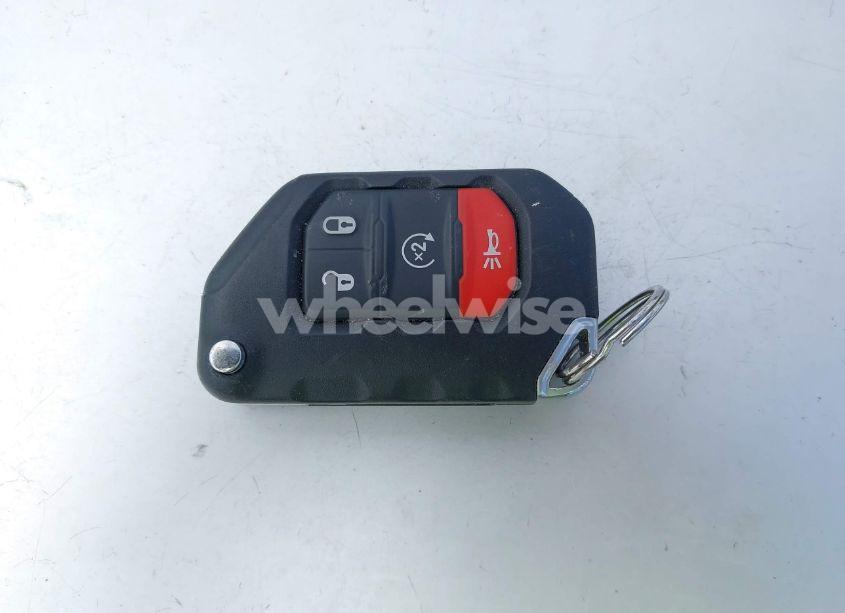 Photo 11 of 2019 Jeep Wrangler UNLIMITED SAHARA ALTITUDE 4X4 (VIN 1C4HJXEN3KW622167)