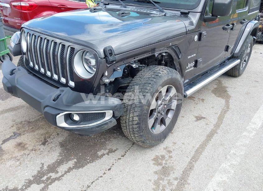 Photo 6 of 2019 Jeep Wrangler UNLIMITED SAHARA ALTITUDE 4X4 (VIN 1C4HJXEN3KW622167)