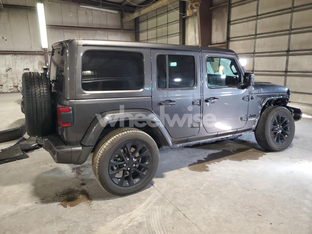 Photo 3 of 2020 JEEP WRANGLER UNLIMITED SAHARA (VIN 1C4HJXEN3LW344016)
