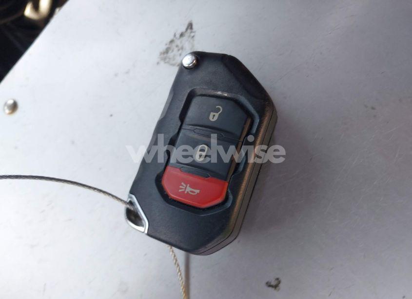 Photo 11 of 2022 Jeep Wrangler UNLIMITED SAHARA 4X4 (VIN 1C4HJXEN3NW242458)