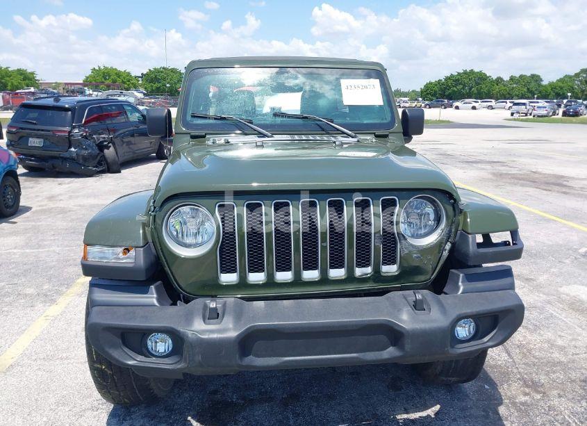 Photo 6 of 2022 Jeep Wrangler UNLIMITED SAHARA 4X4 (VIN 1C4HJXEN3NW242458)