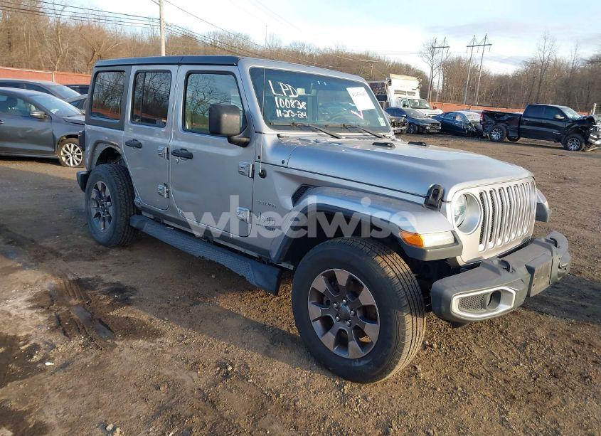 2018 Jeep Wrangler UNLIMITED SAHARA 4X4 (VIN 1C4HJXEN4JW173435) main photo