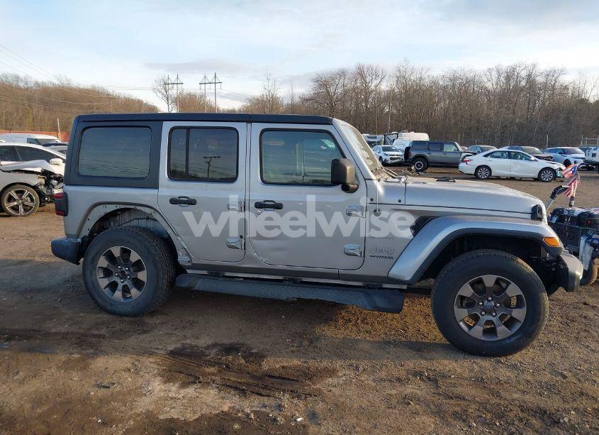 Photo 13 of 2018 Jeep Wrangler UNLIMITED SAHARA 4X4 (VIN 1C4HJXEN4JW173435)