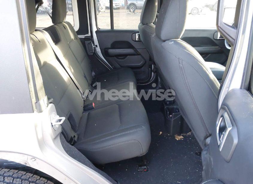 Photo 8 of 2018 Jeep Wrangler UNLIMITED SAHARA 4X4 (VIN 1C4HJXEN4JW173435)