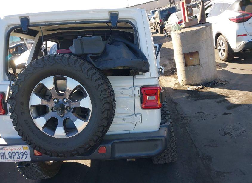 Photo 17 of 2019 Jeep Wrangler UNLIMITED SAHARA 4X4 (VIN 1C4HJXEN4KW526077)