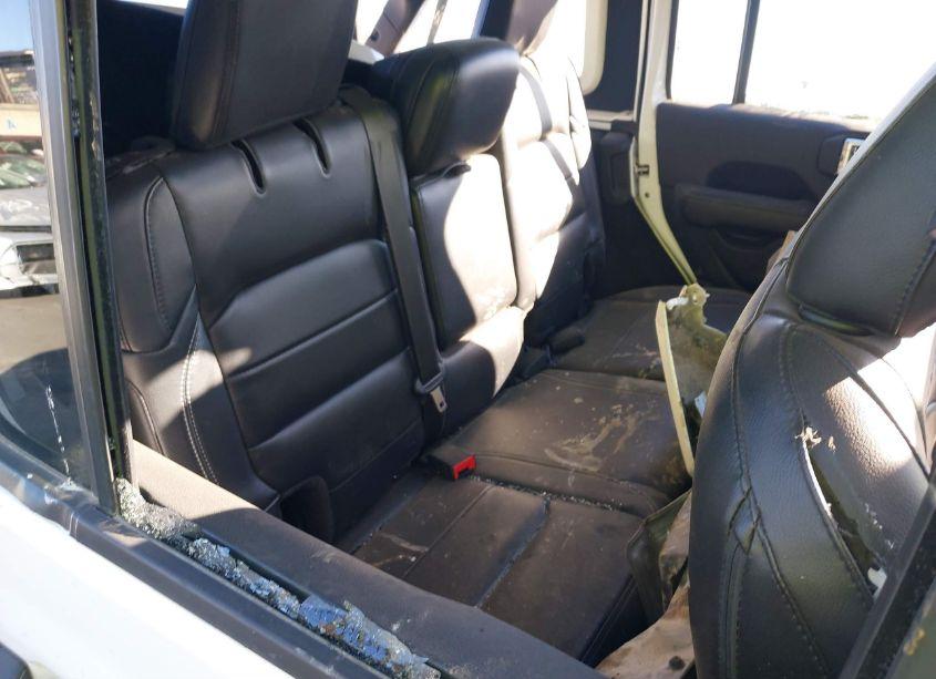 Photo 8 of 2019 Jeep Wrangler UNLIMITED SAHARA 4X4 (VIN 1C4HJXEN4KW526077)