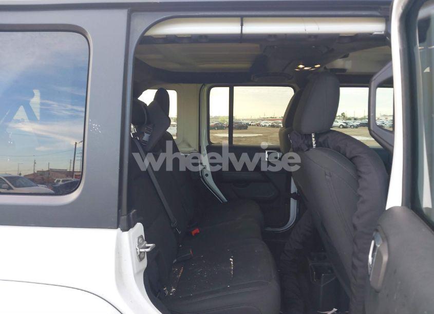 Photo 8 of 2019 Jeep Wrangler UNLIMITED SAHARA 4X4 (VIN 1C4HJXEN4KW592063)