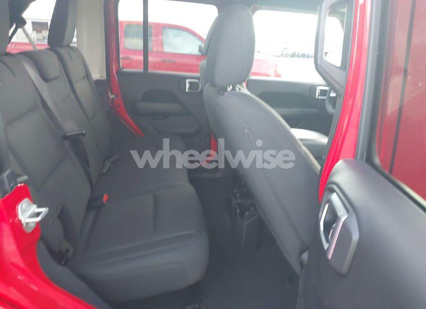 Photo 8 of 2019 Jeep Wrangler UNLIMITED SAHARA 4X4 (VIN 1C4HJXEN4KW686850)