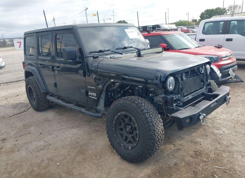 2020 Jeep Wrangler UNLIMITED SAHARA 4X4 (VIN 1C4HJXEN4LW127736) main photo