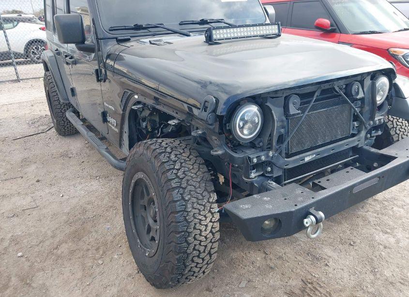 Photo 18 of 2020 Jeep Wrangler UNLIMITED SAHARA 4X4 (VIN 1C4HJXEN4LW127736)