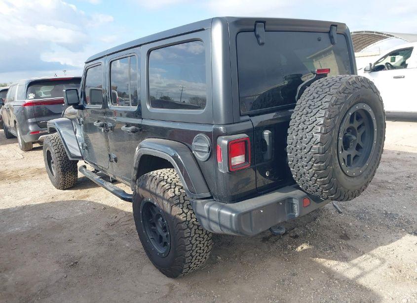 Photo 3 of 2020 Jeep Wrangler UNLIMITED SAHARA 4X4 (VIN 1C4HJXEN4LW127736)