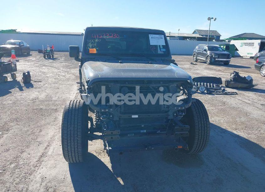 Photo 13 of 2020 Jeep Wrangler UNLIMITED SAHARA 4X4 (VIN 1C4HJXEN4LW310263)