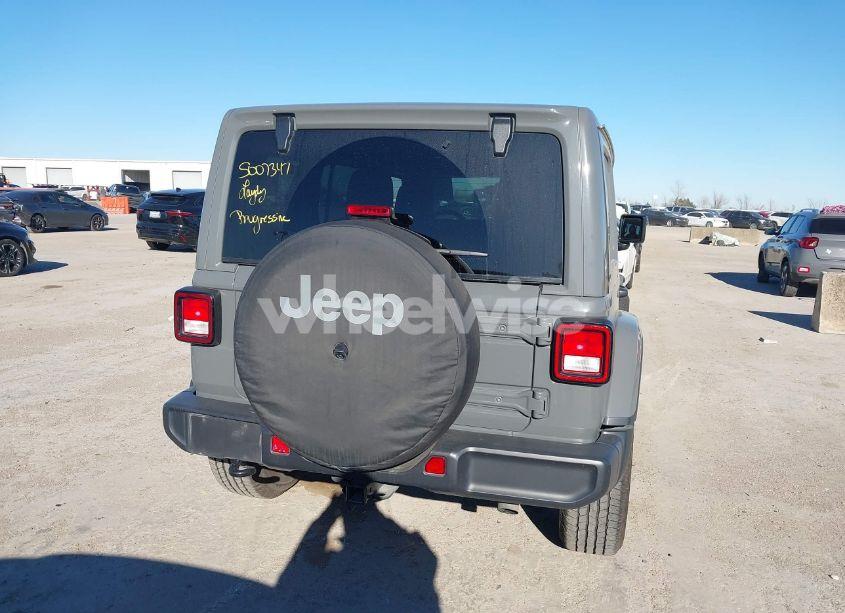 Photo 17 of 2020 Jeep Wrangler UNLIMITED SAHARA 4X4 (VIN 1C4HJXEN4LW310263)