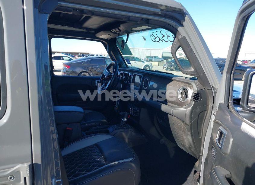 Photo 5 of 2020 Jeep Wrangler UNLIMITED SAHARA 4X4 (VIN 1C4HJXEN4LW310263)