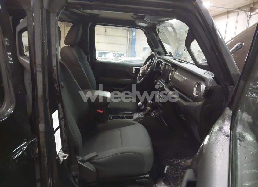 Photo 5 of 2021 Jeep Wrangler UNLIMITED SAHARA (VIN 1C4HJXEN4MW551838)