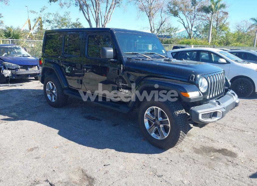 2018 Jeep Wrangler UNLIMITED SAHARA 4X4 (VIN 1C4HJXEN5JW211982) main photo