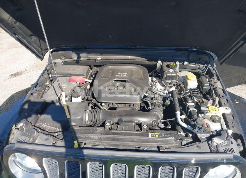 Photo 10 of 2018 Jeep Wrangler UNLIMITED SAHARA 4X4 (VIN 1C4HJXEN5JW211982)