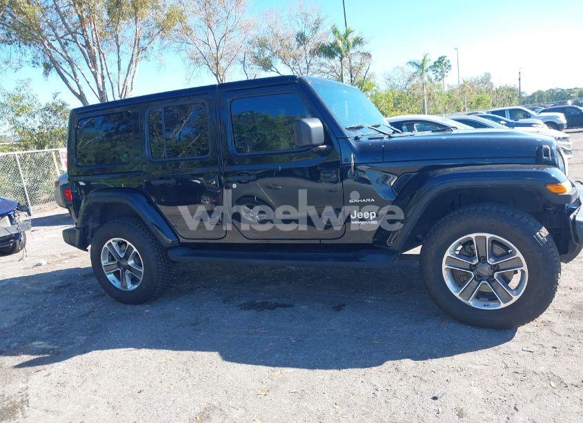 Photo 13 of 2018 Jeep Wrangler UNLIMITED SAHARA 4X4 (VIN 1C4HJXEN5JW211982)