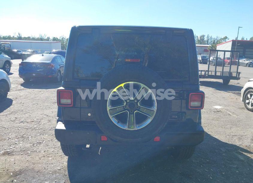 Photo 16 of 2018 Jeep Wrangler UNLIMITED SAHARA 4X4 (VIN 1C4HJXEN5JW211982)