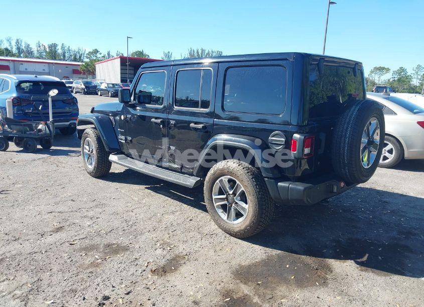 Photo 3 of 2018 Jeep Wrangler UNLIMITED SAHARA 4X4 (VIN 1C4HJXEN5JW211982)