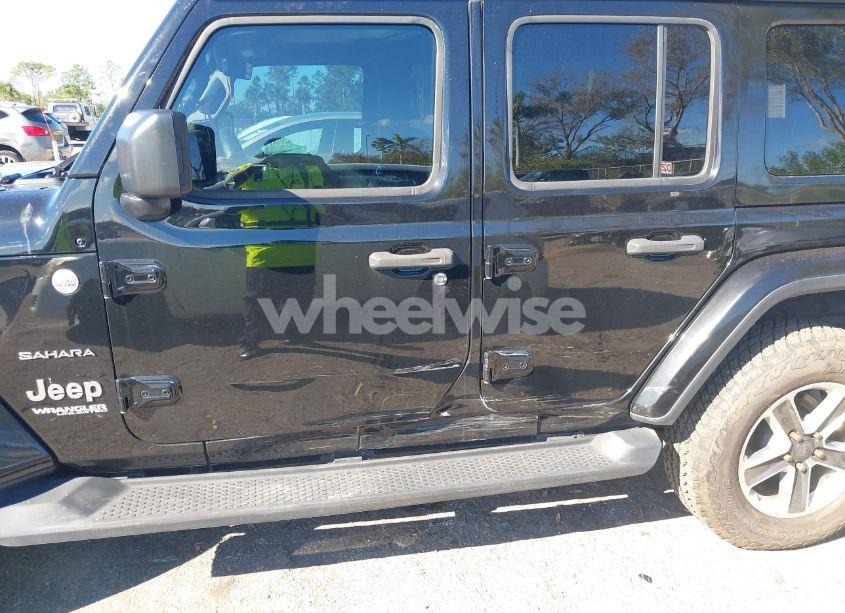 Photo 6 of 2018 Jeep Wrangler UNLIMITED SAHARA 4X4 (VIN 1C4HJXEN5JW211982)