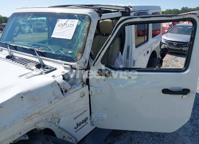 Photo 19 of 2019 Jeep Wrangler UNLIMITED SAHARA 4X4 (VIN 1C4HJXEN5KW509806)