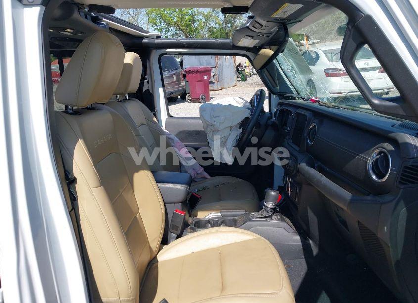 Photo 5 of 2019 Jeep Wrangler UNLIMITED SAHARA 4X4 (VIN 1C4HJXEN5KW509806)