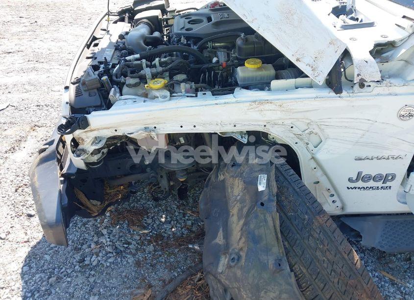 Photo 6 of 2019 Jeep Wrangler UNLIMITED SAHARA 4X4 (VIN 1C4HJXEN5KW509806)