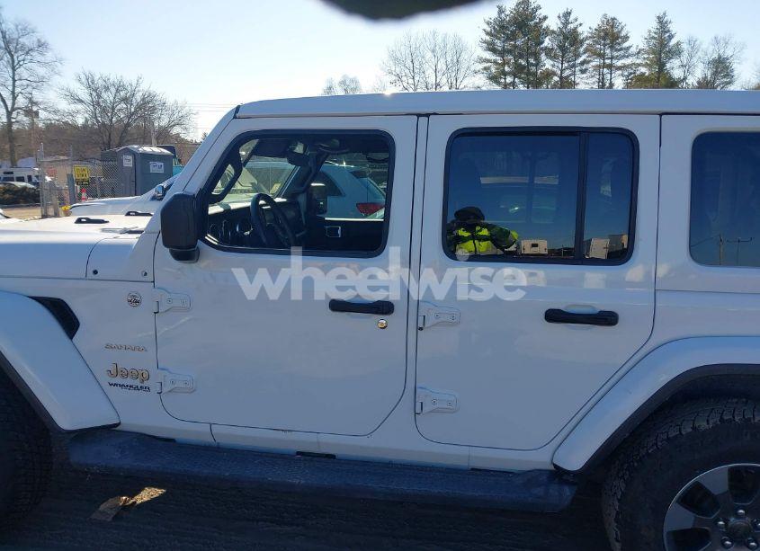 Photo 15 of 2020 Jeep Wrangler UNLIMITED SAHARA 4X4 (VIN 1C4HJXEN5LW194815)