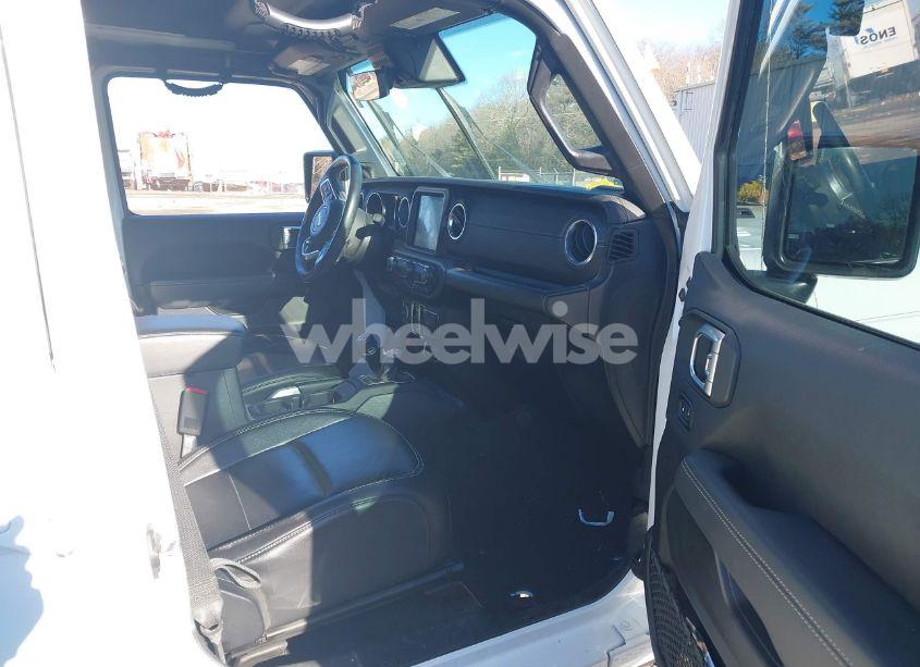 Photo 5 of 2020 Jeep Wrangler UNLIMITED SAHARA 4X4 (VIN 1C4HJXEN5LW194815)