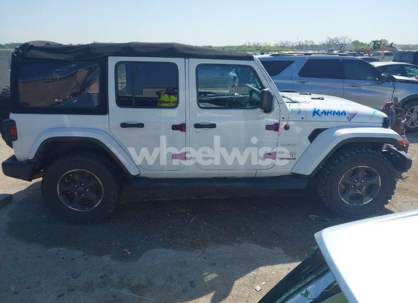 Photo 13 of 2021 Jeep Wrangler UNLIMITED SAHARA 4X4 (VIN 1C4HJXEN5MW544607)