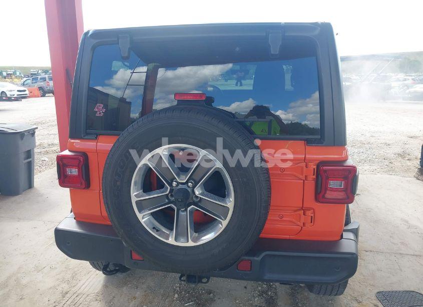 Photo 17 of 2018 Jeep Wrangler UNLIMITED SAHARA 4X4 (VIN 1C4HJXEN6JW249611)
