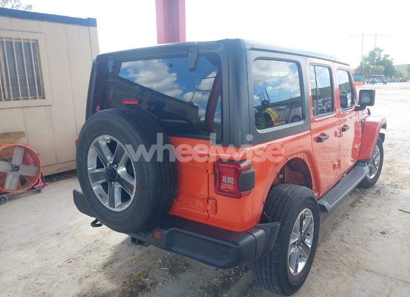 Photo 4 of 2018 Jeep Wrangler UNLIMITED SAHARA 4X4 (VIN 1C4HJXEN6JW249611)