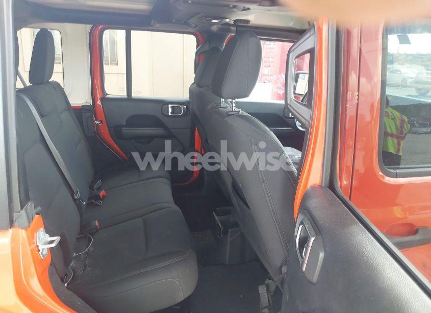 Photo 8 of 2018 Jeep Wrangler UNLIMITED SAHARA 4X4 (VIN 1C4HJXEN6JW249611)