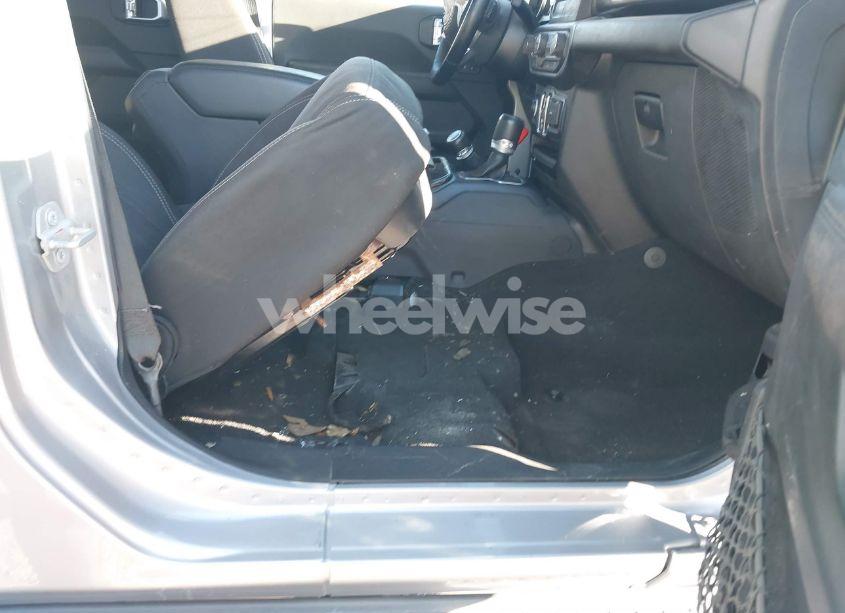 Photo 18 of 2020 Jeep Wrangler UNLIMITED SAHARA ALTITUDE 4X4 (VIN 1C4HJXEN6LW210682)