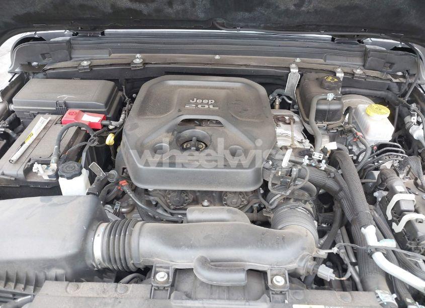 Photo 10 of 2020 Jeep Wrangler UNLIMITED SAHARA 4X4 (VIN 1C4HJXEN6LW256805)