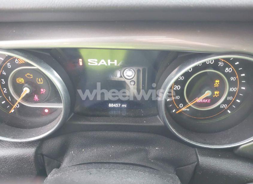 Photo 7 of 2020 Jeep Wrangler UNLIMITED SAHARA 4X4 (VIN 1C4HJXEN6LW256805)