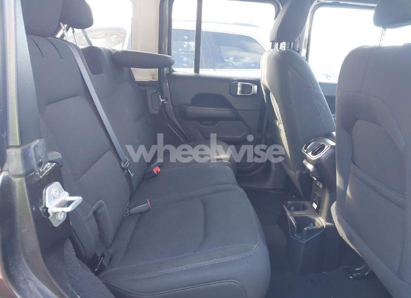 Photo 8 of 2020 Jeep Wrangler UNLIMITED SAHARA 4X4 (VIN 1C4HJXEN6LW256805)